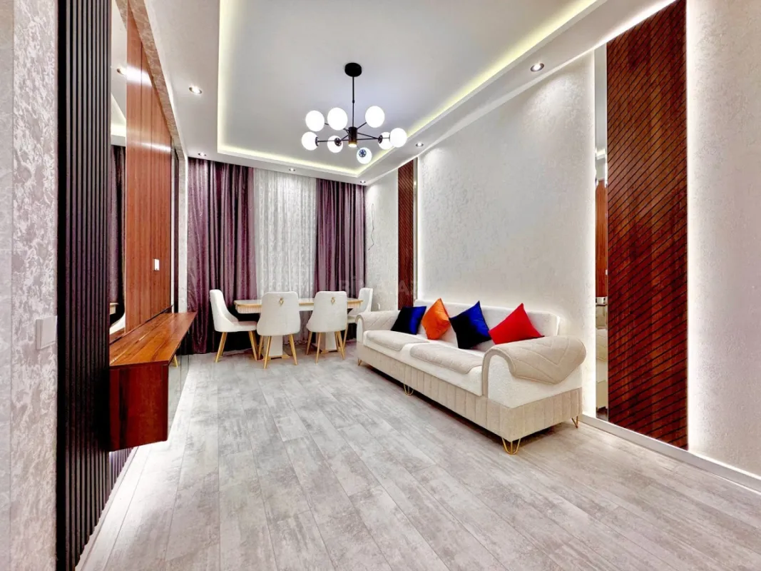 Satılır 2 otaqlı mənzil 70 m²