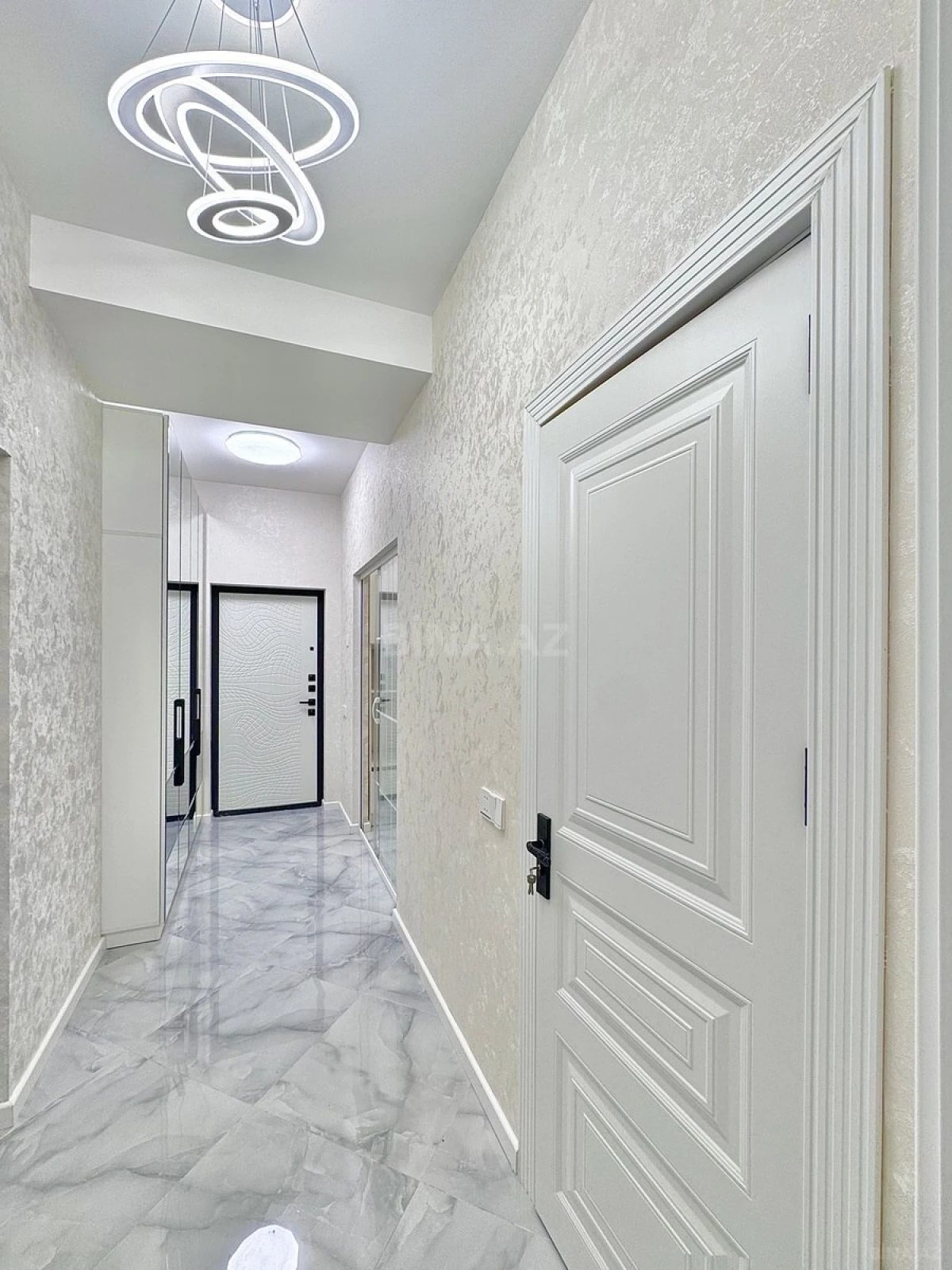 Satılır 2 otaqlı mənzil 70 m²