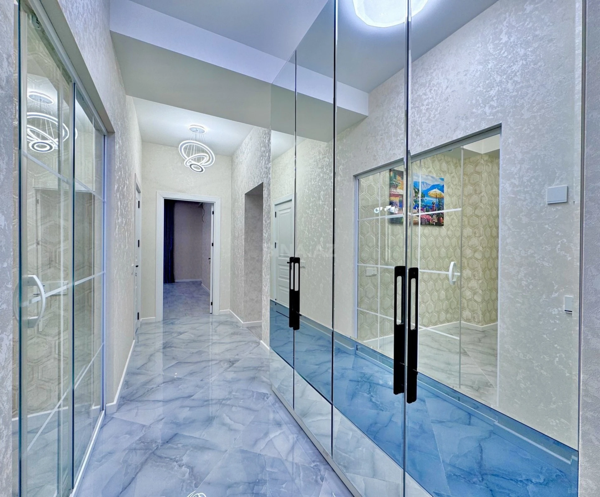 Satılır 2 otaqlı mənzil 70 m²