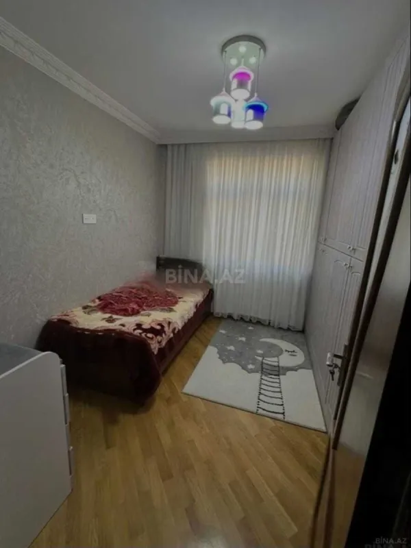 Satılır 4 otaqlı mənzil 100 m²