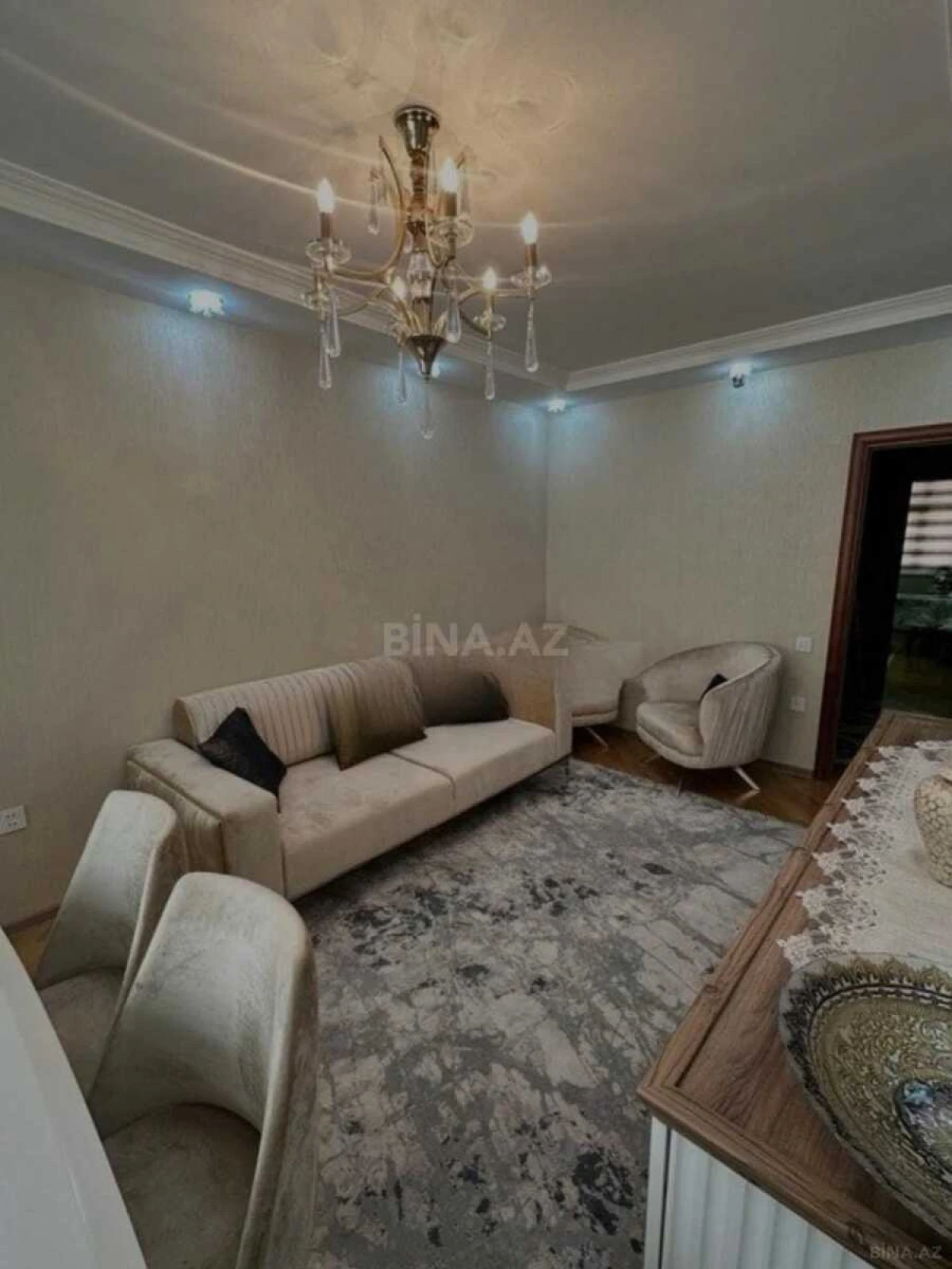 Satılır 4 otaqlı mənzil 100 m²