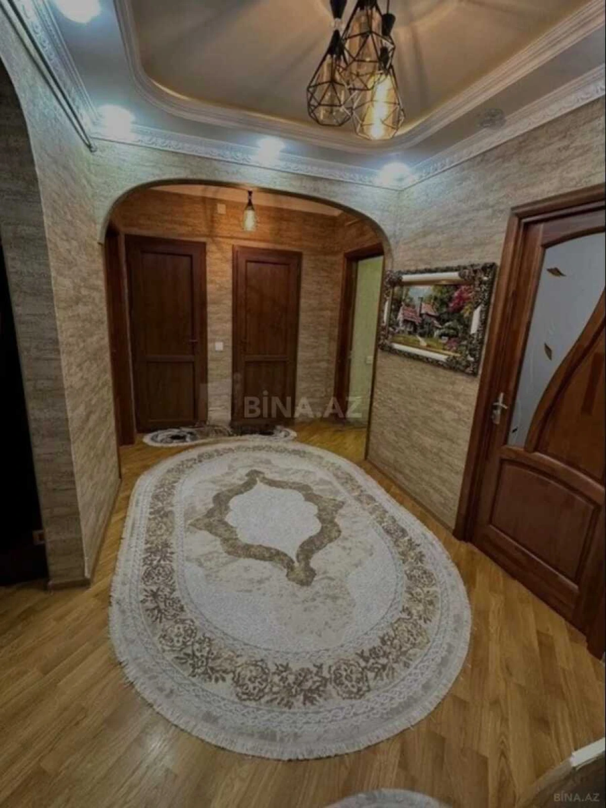 Satılır 4 otaqlı mənzil 100 m²