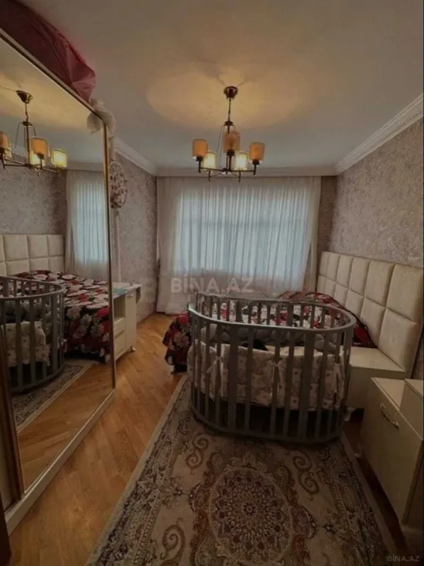 Satılır 4 otaqlı mənzil 100 m²