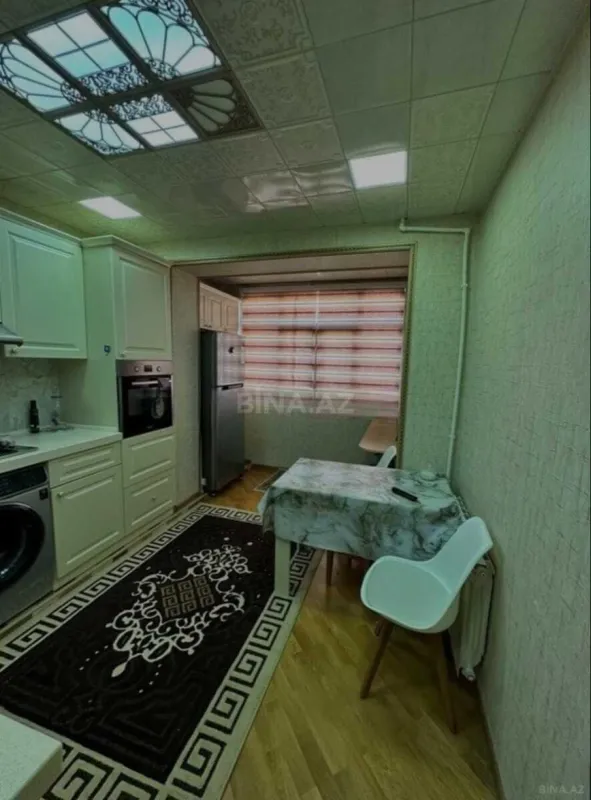 Satılır 4 otaqlı mənzil 100 m²