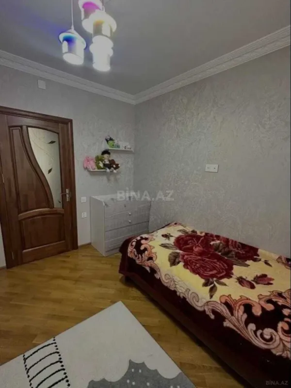 Satılır 4 otaqlı mənzil 100 m²