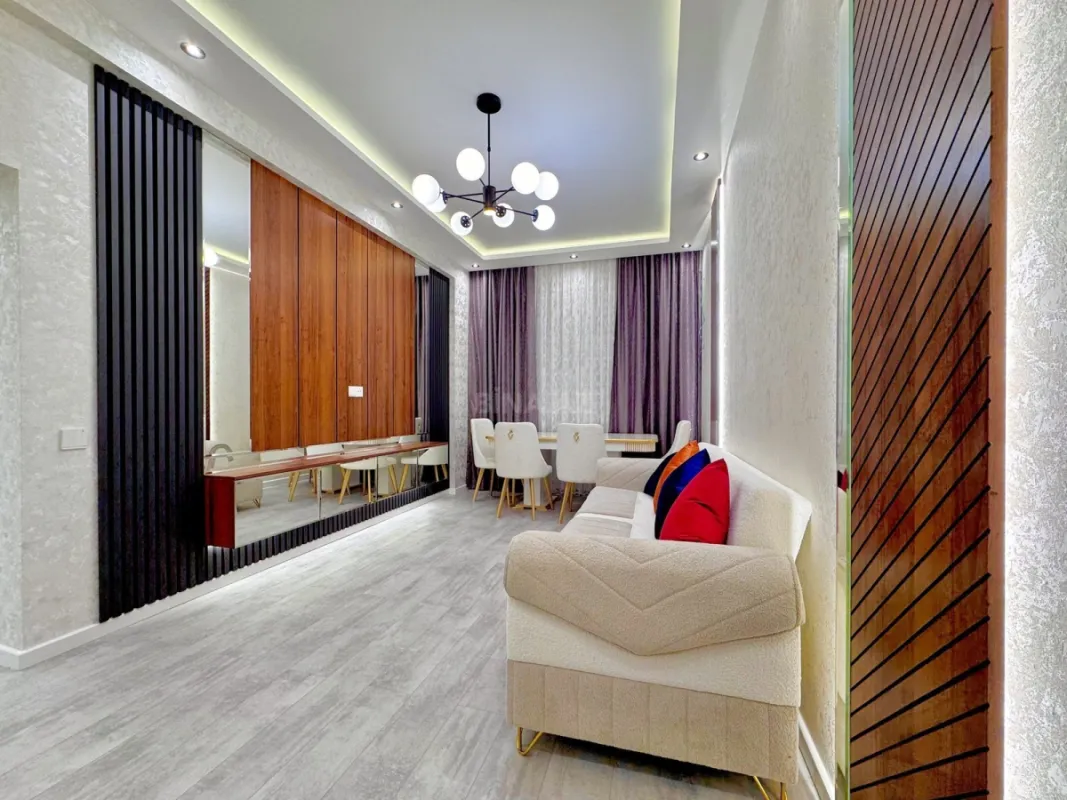 Satılır 2 otaqlı mənzil 70 m²