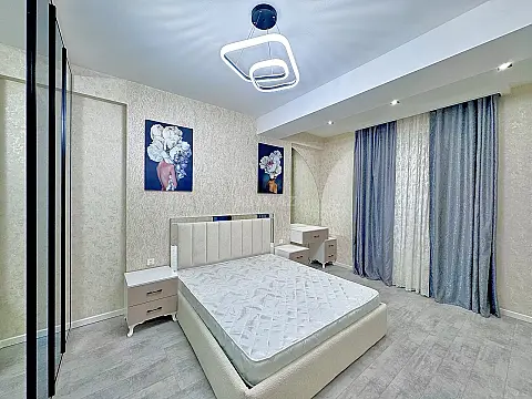 Satılır 2 otaqlı mənzil 70 m²