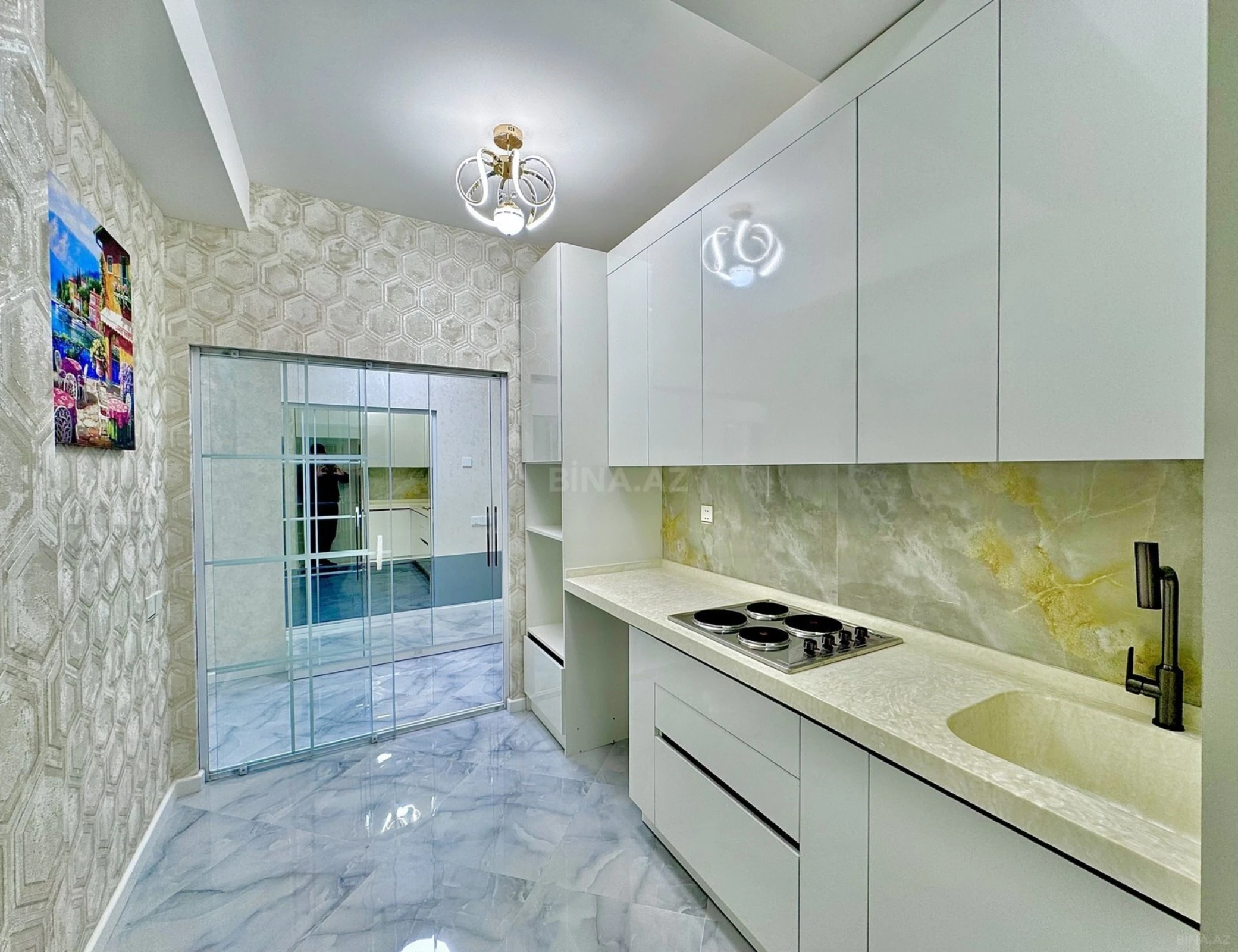 Satılır 2 otaqlı mənzil 70 m²