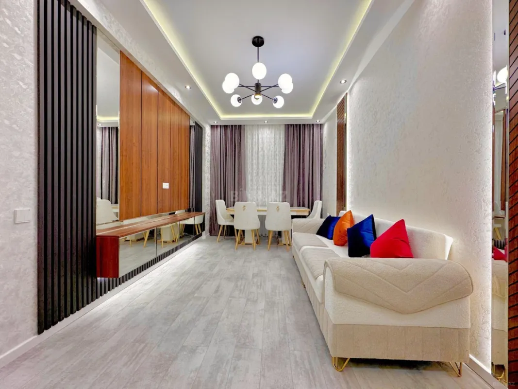 Satılır 2 otaqlı mənzil 70 m²