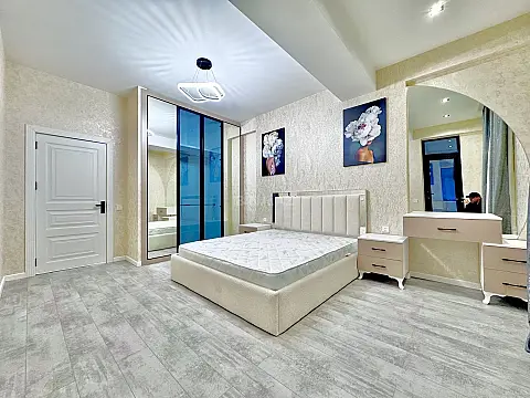 Satılır 2 otaqlı mənzil 70 m²