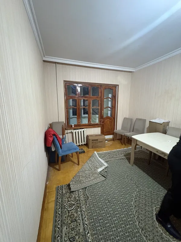 Satılır 5 otaqlı mənzil 120 m²