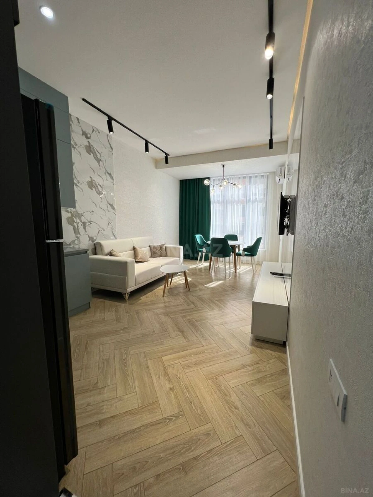 Kirayə verilir 2 otaqlı mənzil 65 m²
