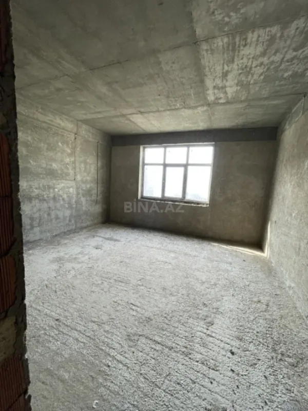 Satılır 4 otaqlı mənzil 175 m²