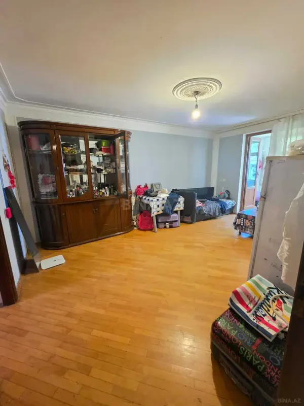 Satılır 4 otaqlı mənzil 75 m²