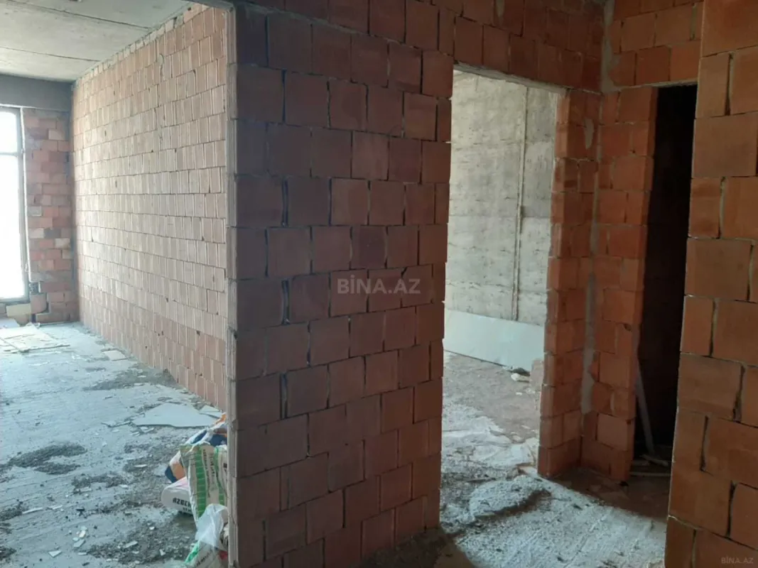 Satılır 3 otaqlı mənzil 156 m²