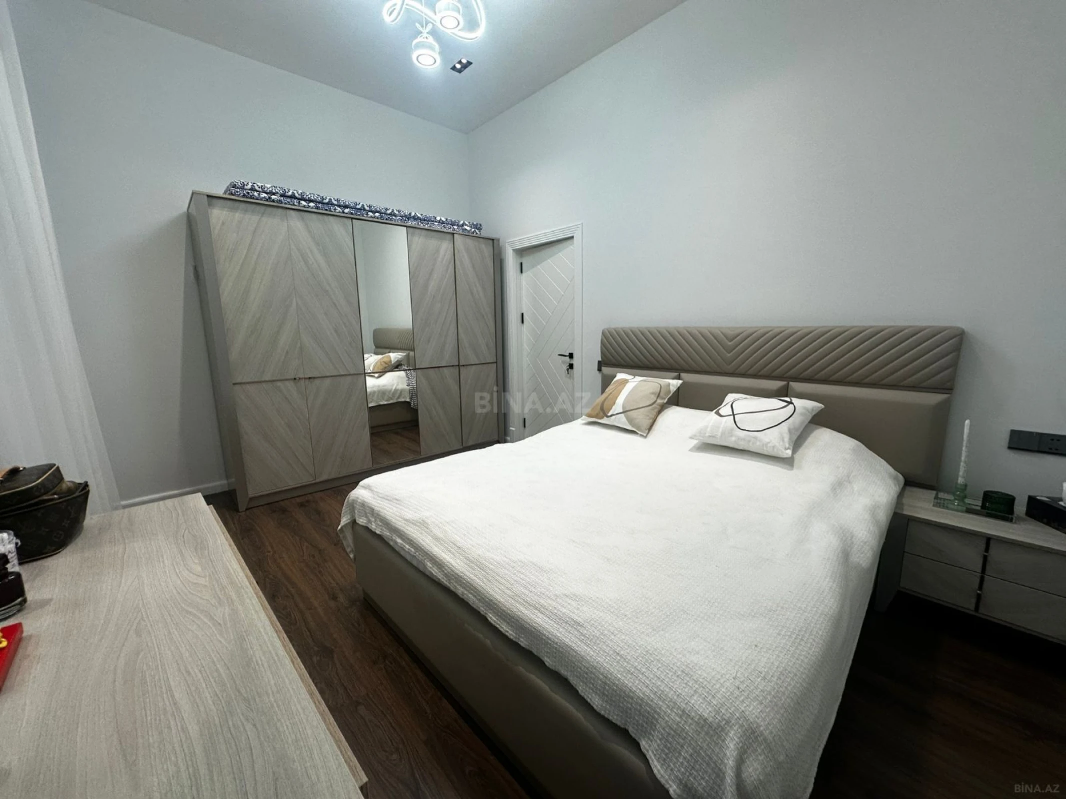 Satılır 4 otaqlı həyət evi 180 m²