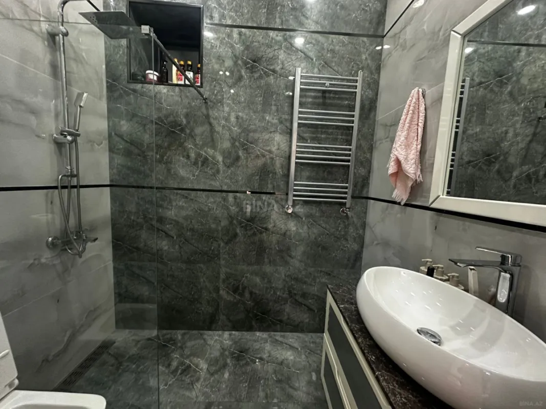 Satılır 4 otaqlı həyət evi 180 m²