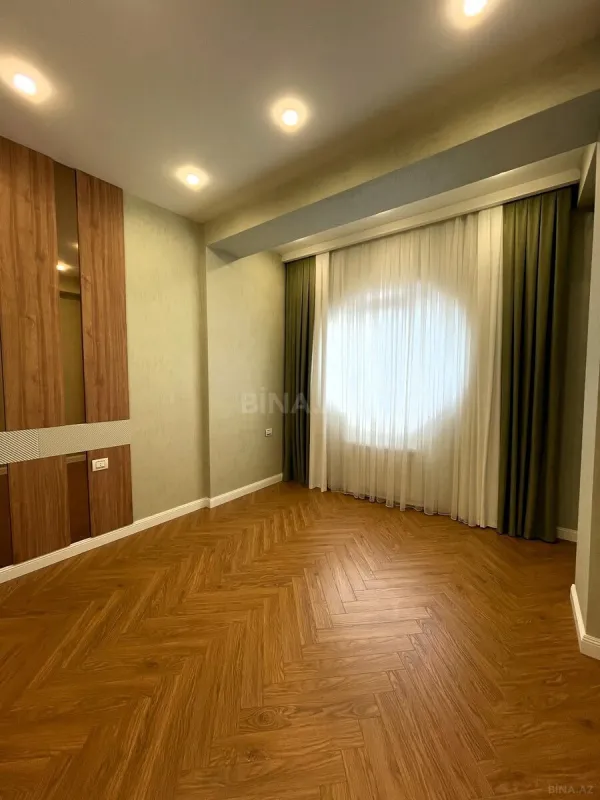 Satılır 3 otaqlı mənzil 119 m²