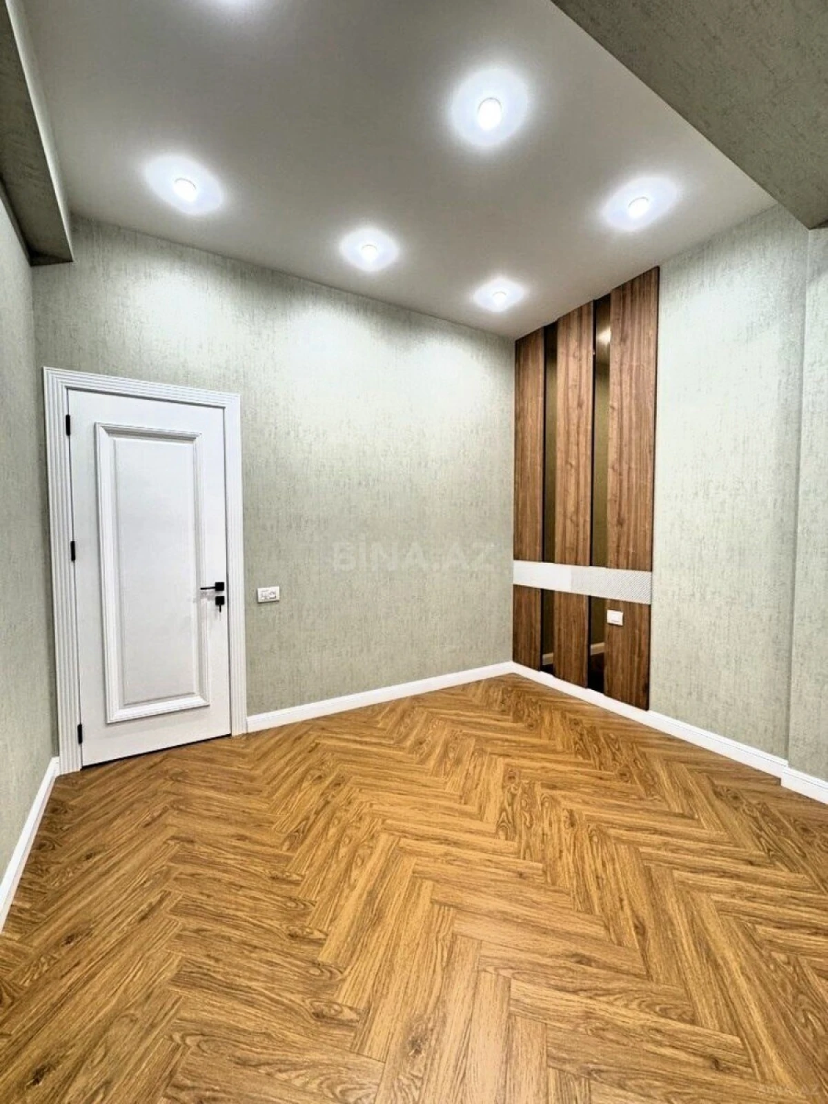 Satılır 3 otaqlı mənzil 119 m²