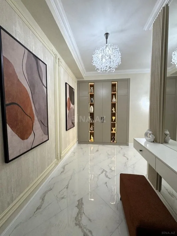 Satılır 3 otaqlı mənzil 119 m²