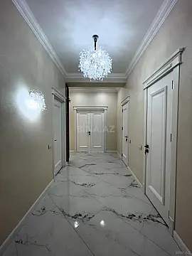 Satılır 3 otaqlı mənzil 119 m²