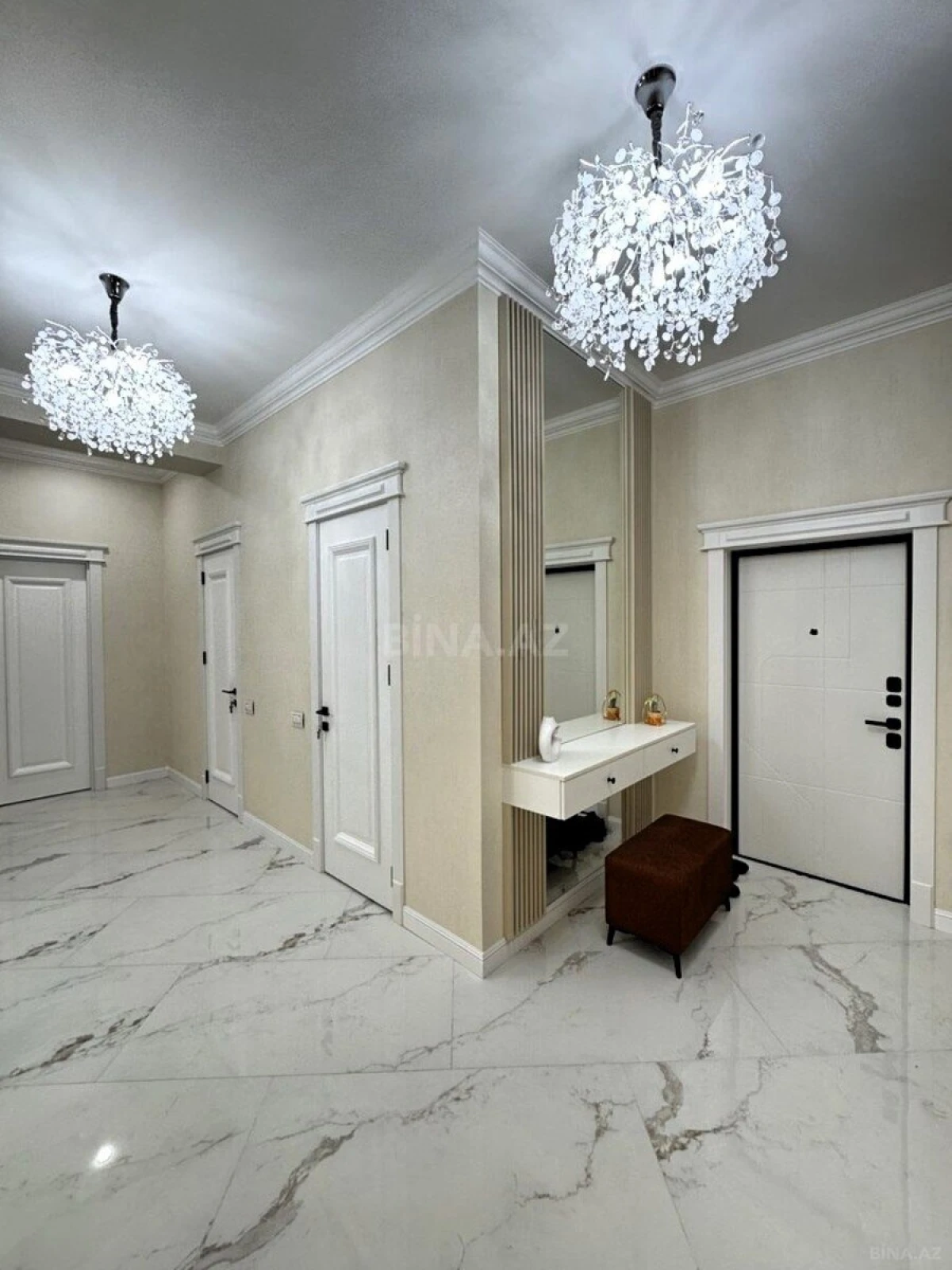 Satılır 3 otaqlı mənzil 119 m²