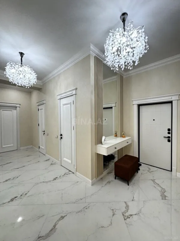 Satılır 3 otaqlı mənzil 119 m²