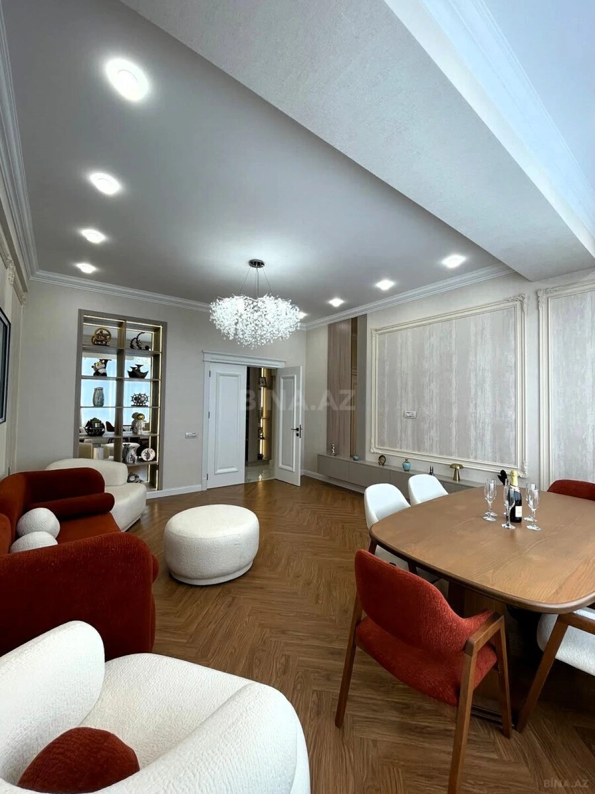 Satılır 3 otaqlı mənzil 119 m²