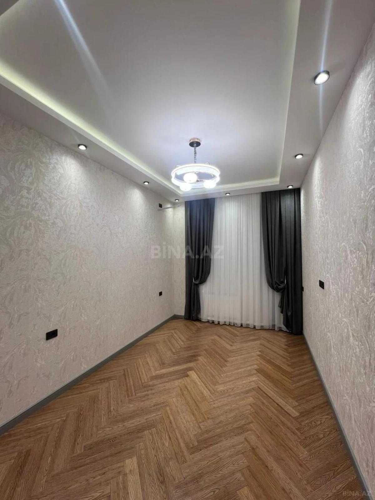 Satılır 2 otaqlı mənzil 67 m²