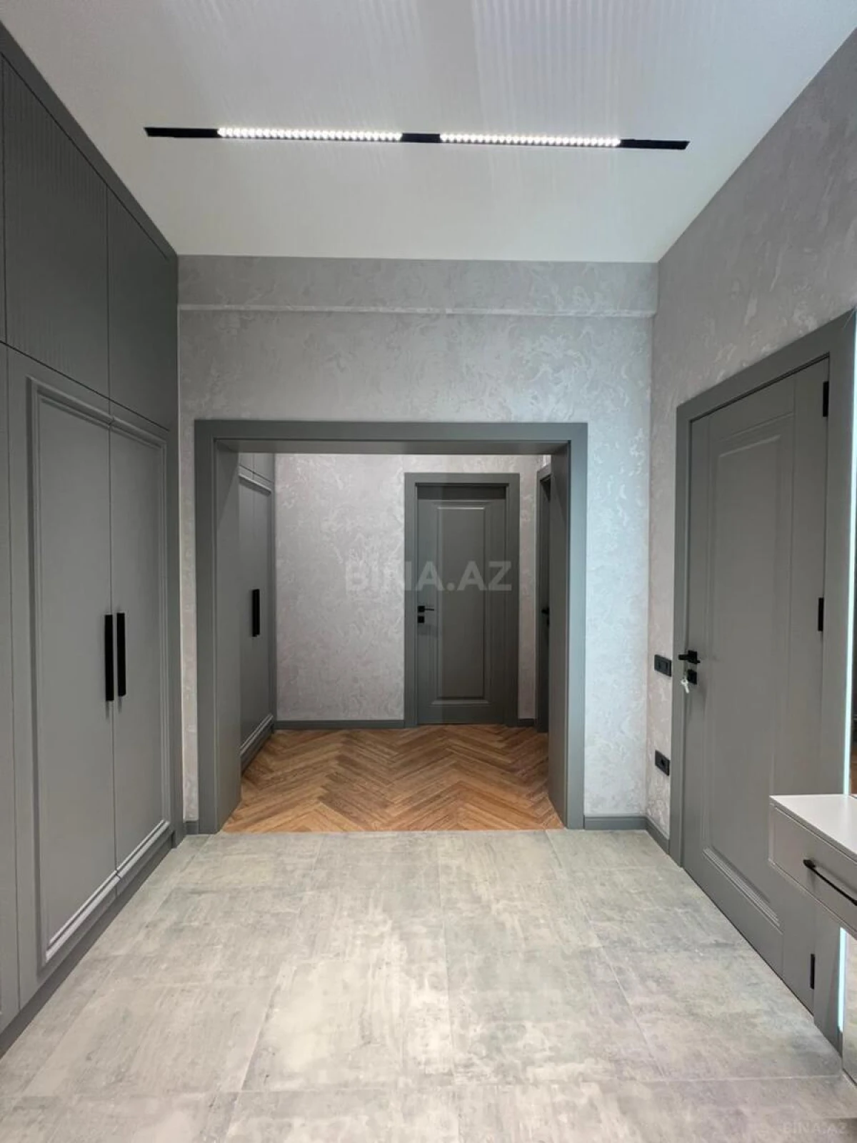 Satılır 2 otaqlı mənzil 67 m²