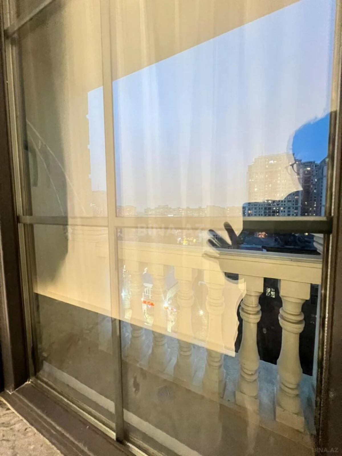 Satılır 2 otaqlı mənzil 67 m²