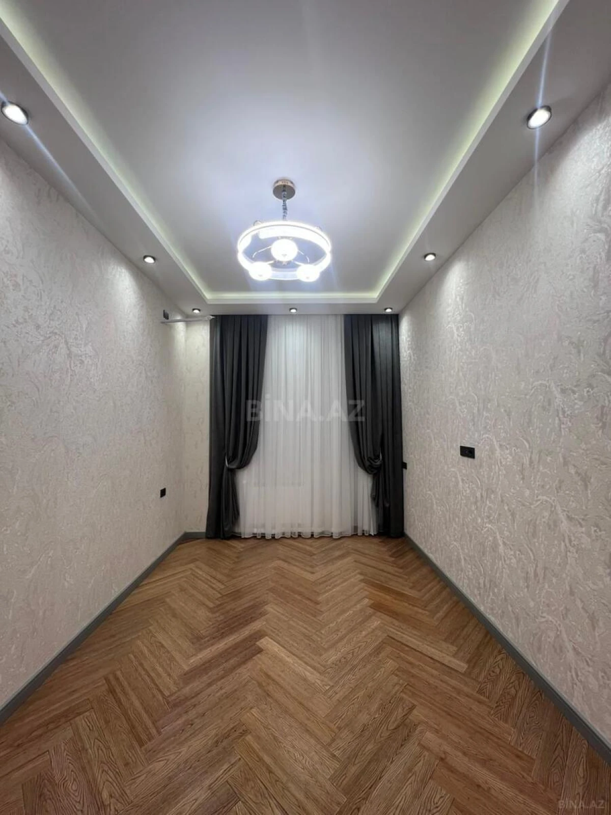 Satılır 2 otaqlı mənzil 67 m²