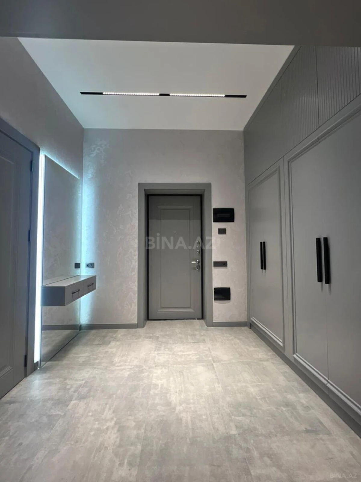 Satılır 2 otaqlı mənzil 67 m²