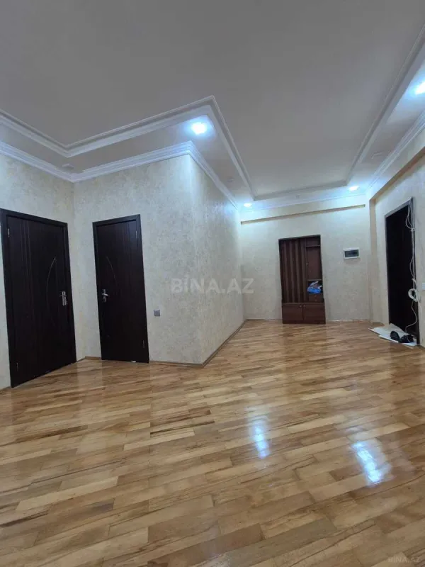 Satılır 3 otaqlı mənzil 140 m²