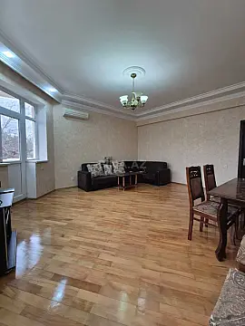 Satılır 3 otaqlı mənzil 140 m²