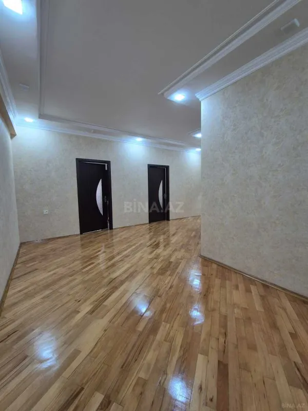 Satılır 3 otaqlı mənzil 140 m²