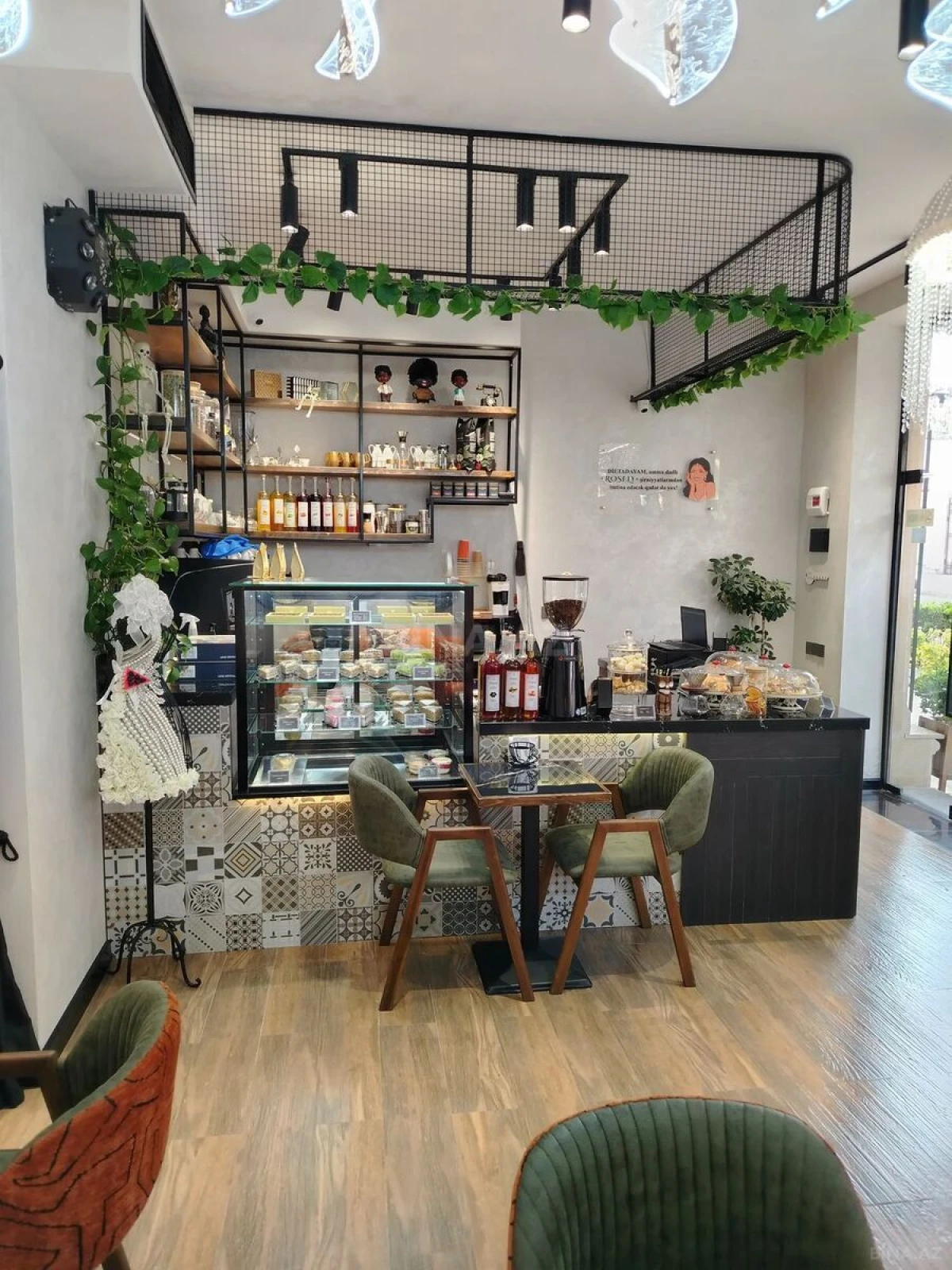 Satılır obyekt 45 m²