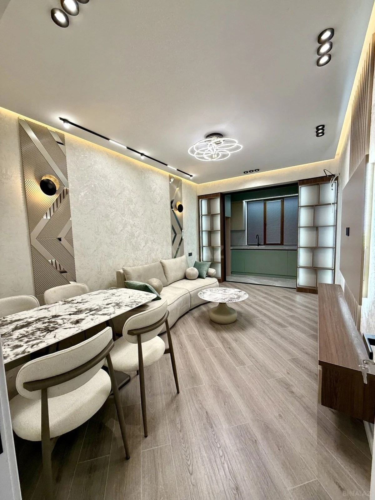 Satılır 2 otaqlı mənzil 67 m²