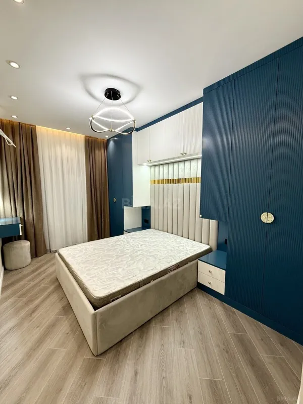 Satılır 2 otaqlı mənzil 67 m²