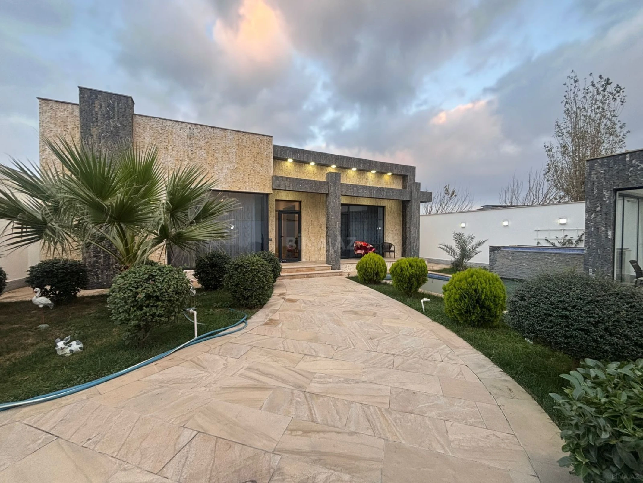 Satılır 4 otaqlı həyət evi 167 m²