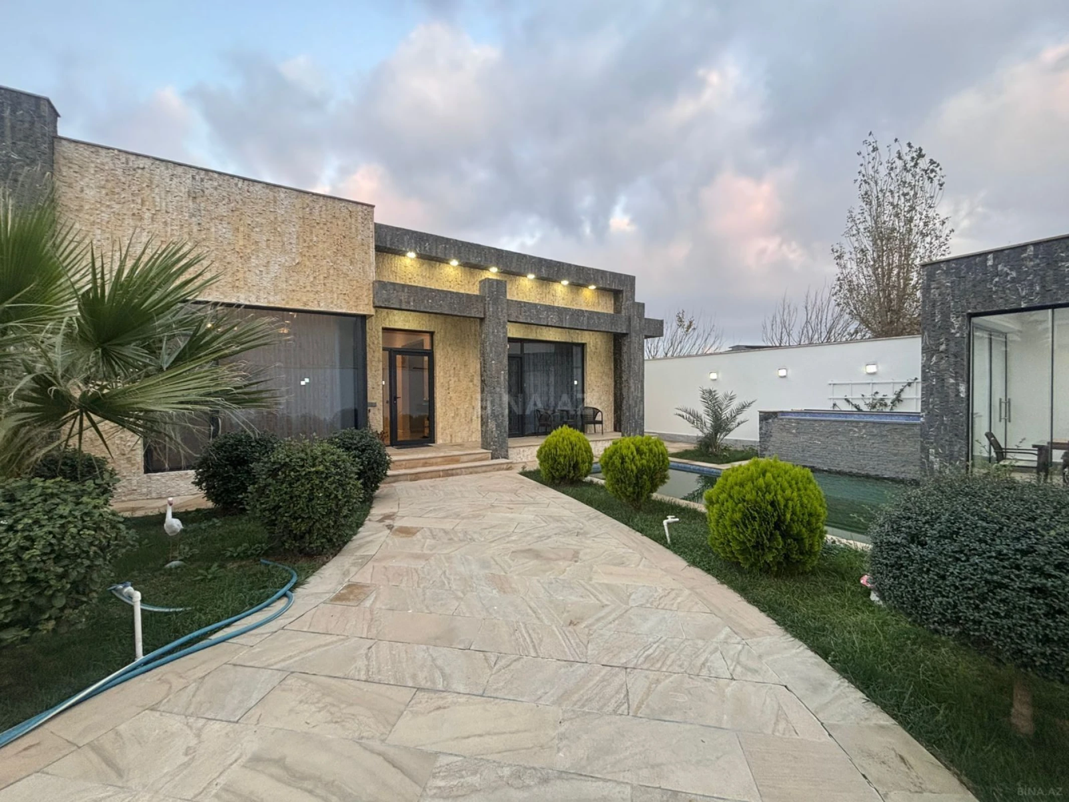 Satılır 4 otaqlı həyət evi 167 m²