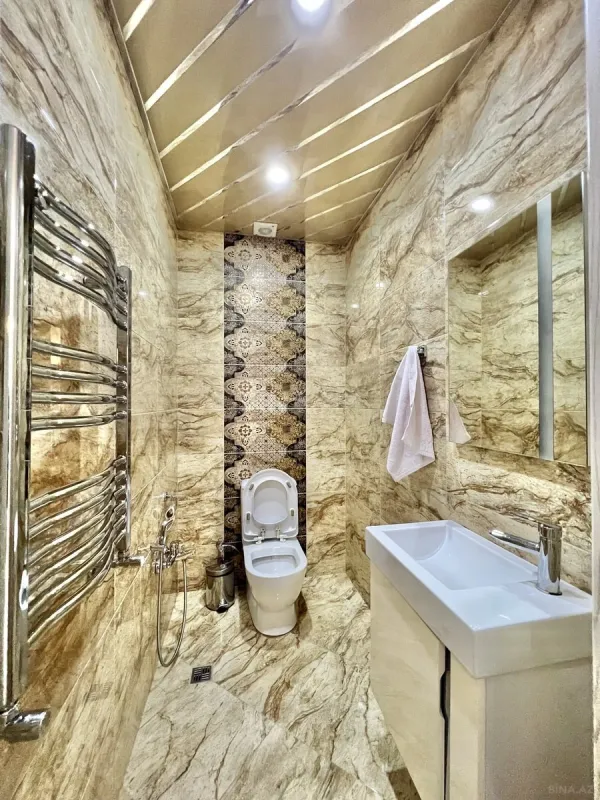 Satılır 4 otaqlı mənzil 220 m²