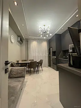 Satılır 4 otaqlı mənzil 136 m²