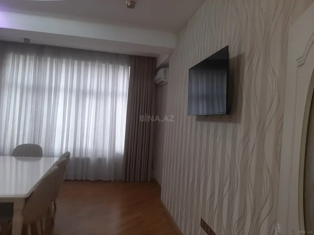 Kirayə verilir 2 otaqlı mənzil 90 m²