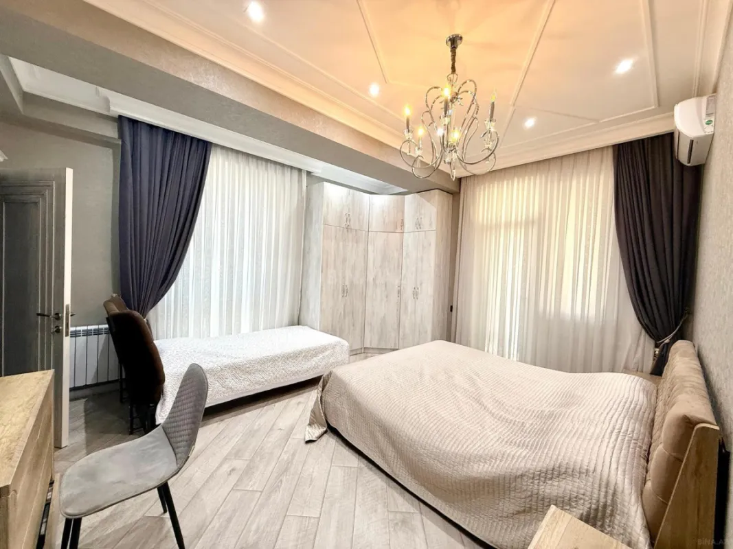 Satılır 4 otaqlı mənzil 143 m²