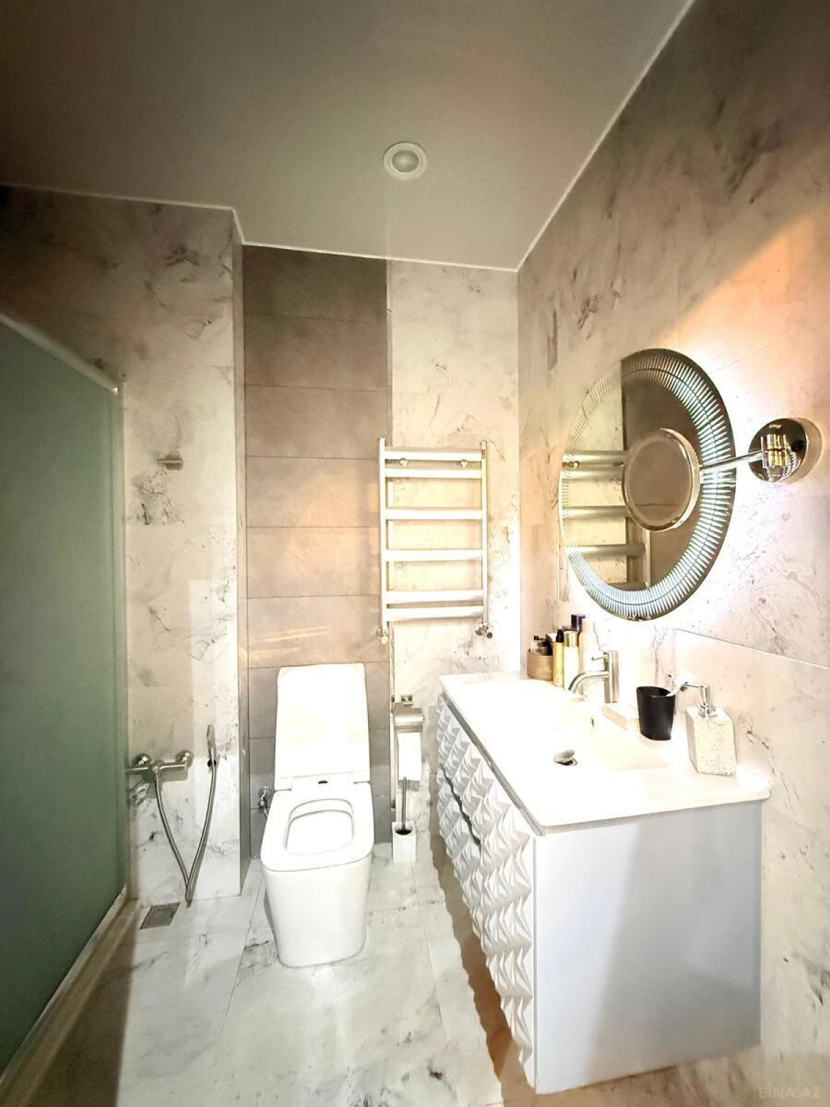 Satılır 4 otaqlı mənzil 143 m²