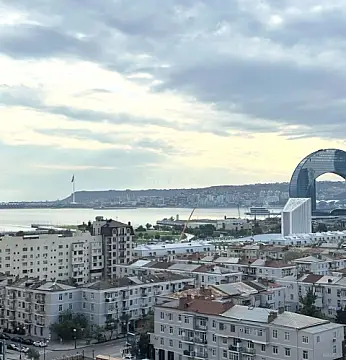 Satılır 4 otaqlı mənzil 143 m²