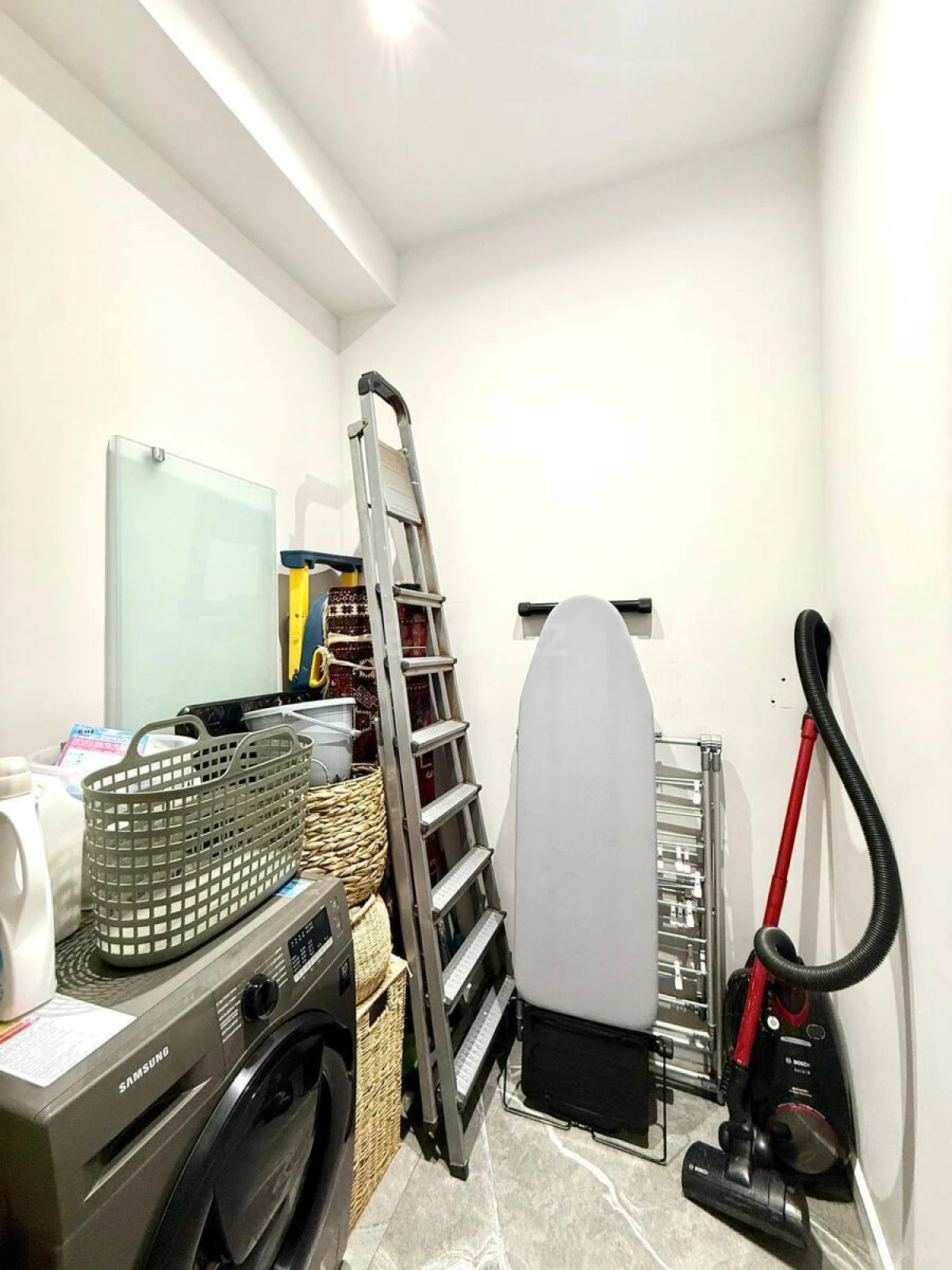 Satılır 4 otaqlı mənzil 143 m²