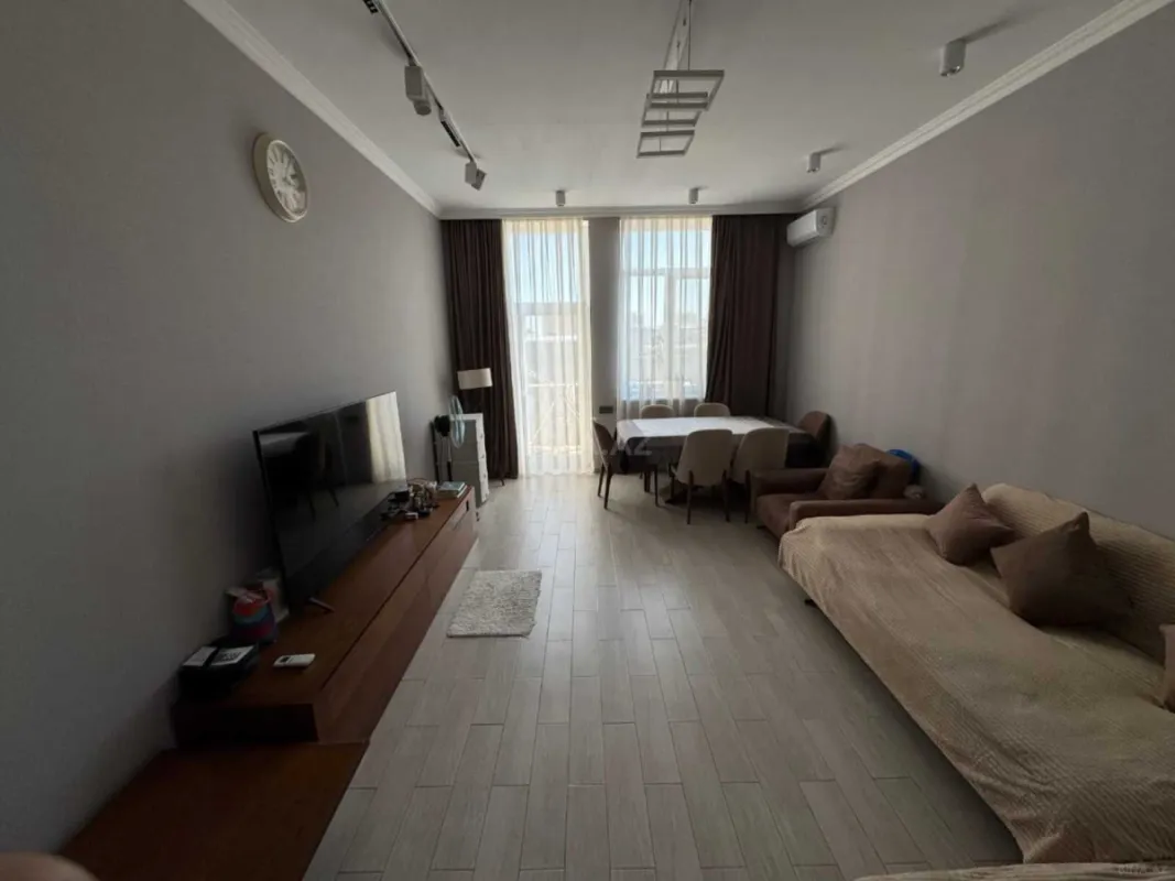 Satılır 3 otaqlı mənzil 101 m²