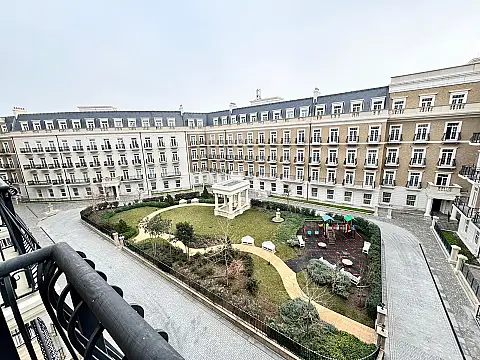 Satılır 4 otaqlı mənzil 132 m²